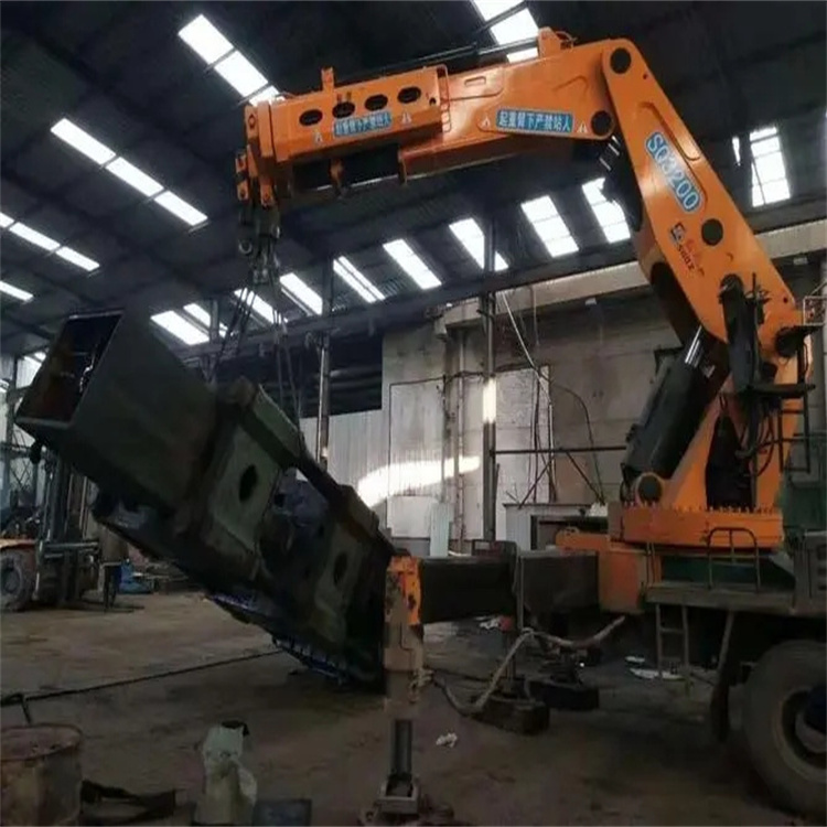 德州130吨折臂吊车出租吊机租赁附近电话